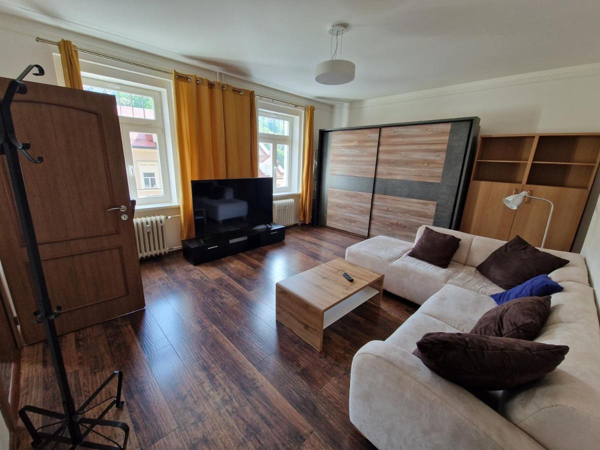 Apartman 63M2 S Balkonem V Lazenskem Centru Karlowe Wary Zewnętrze zdjęcie